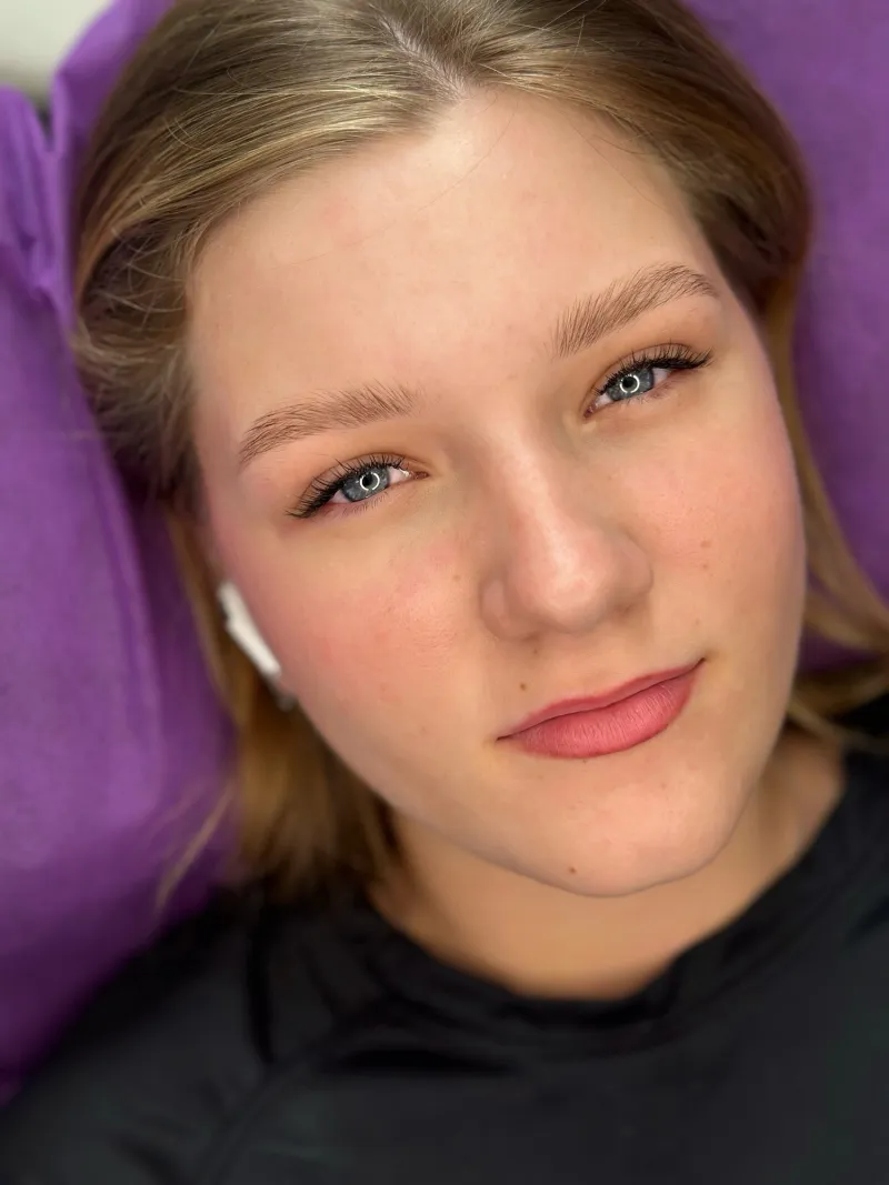 Brow shaping + tint